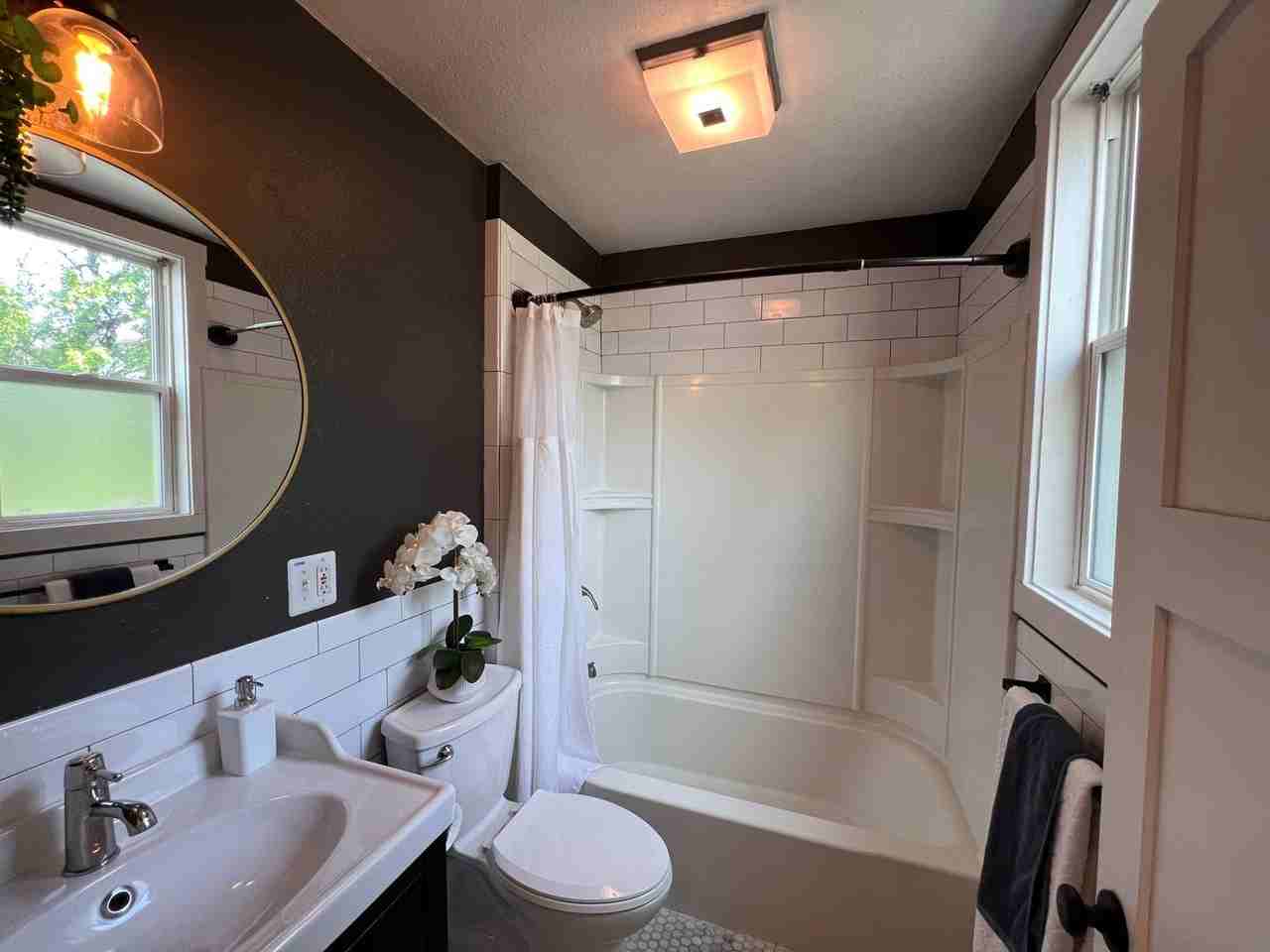 5036 25th Ave Sw - Photo 5 of 14