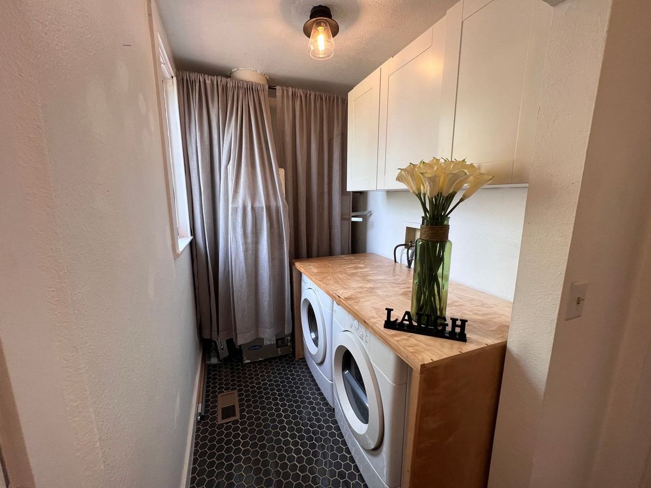 5036 25th Ave Sw - Photo 6 of 14