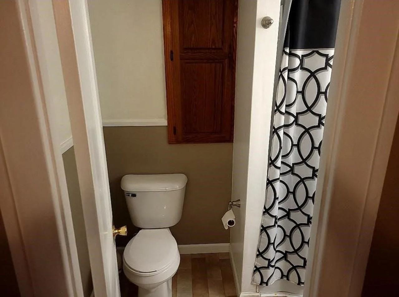 910 N Winsor St - Photo 6 of 8