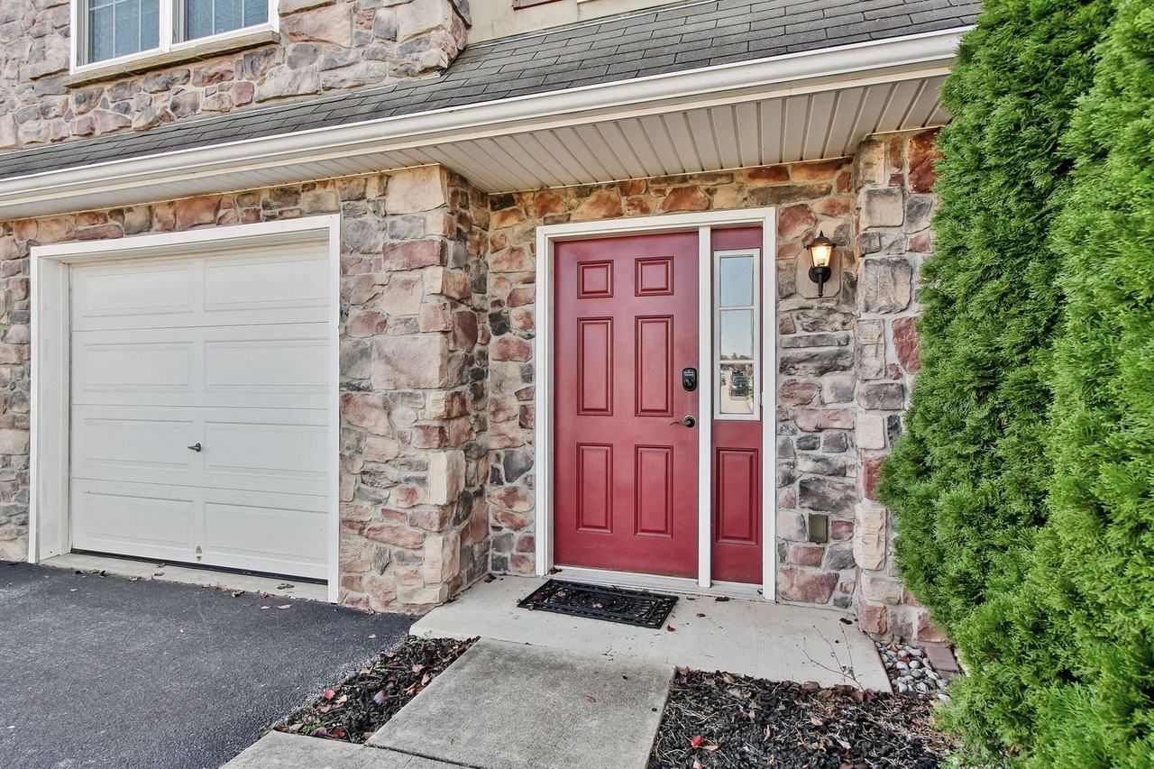 36 Taylor Dr - Photo 2 of 33