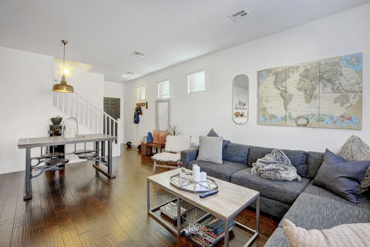 855 Cool Aquamarine St - Photo 5 of 19