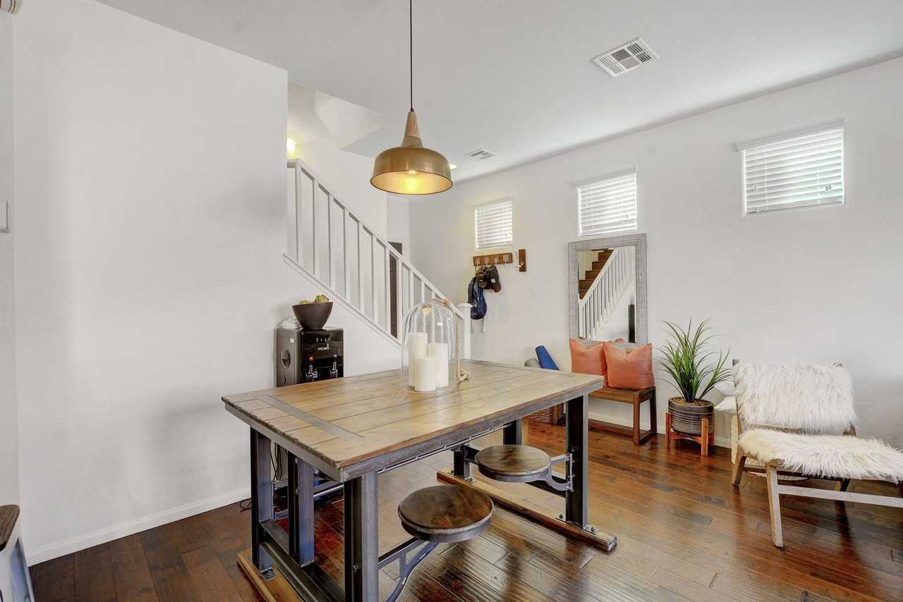 855 Cool Aquamarine St - Photo 7 of 19