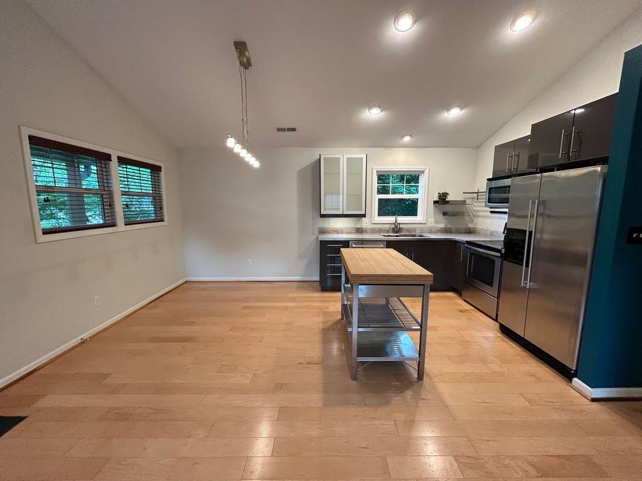 96 Oakley Rd - Photo 7 of 45