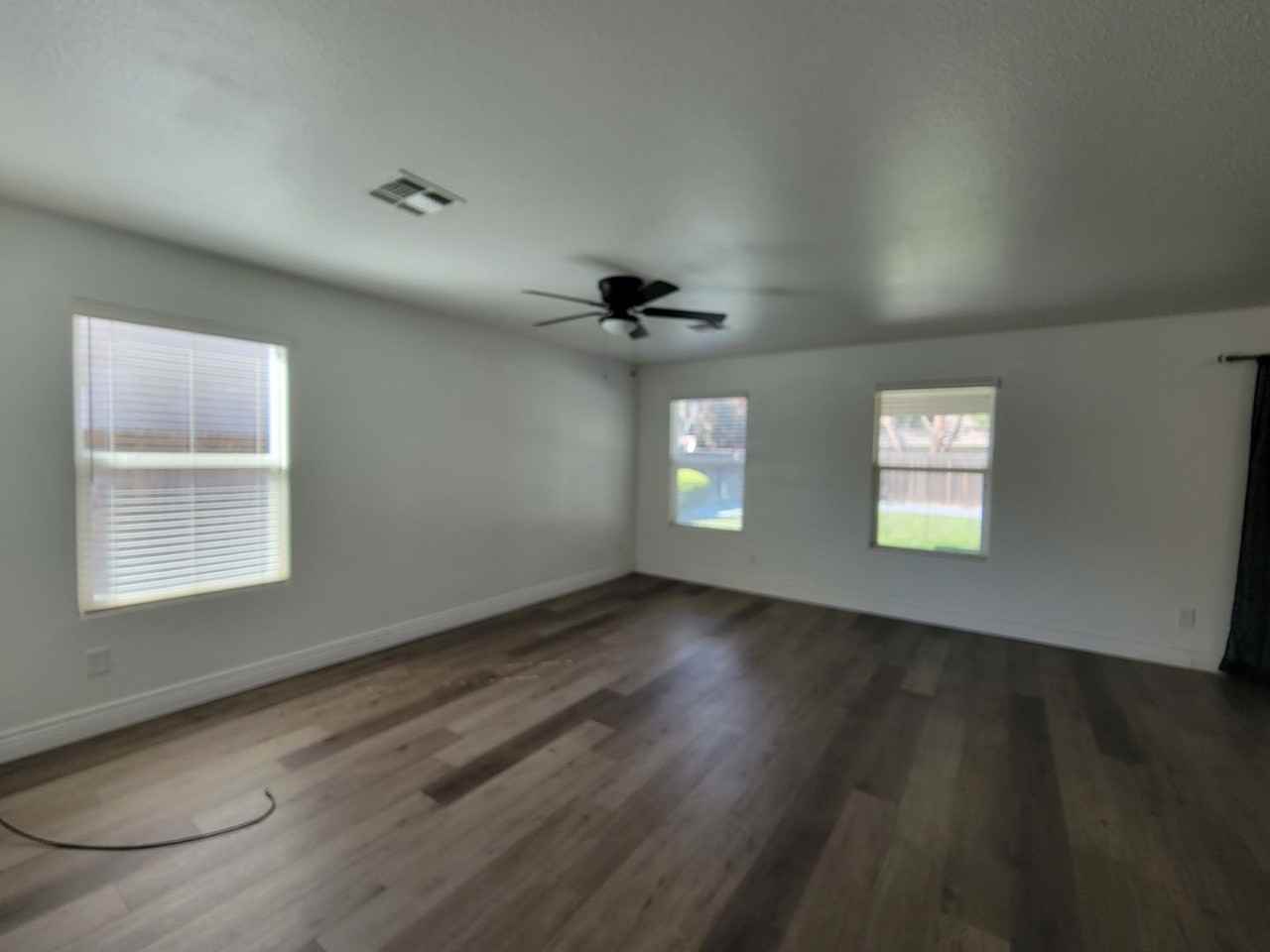 4448 W Rialto Ave - Photo 5 of 33