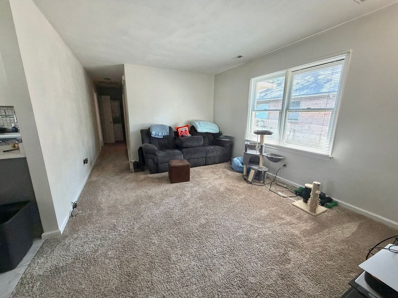 103 N Thalia Rd - Photo 3 of 17