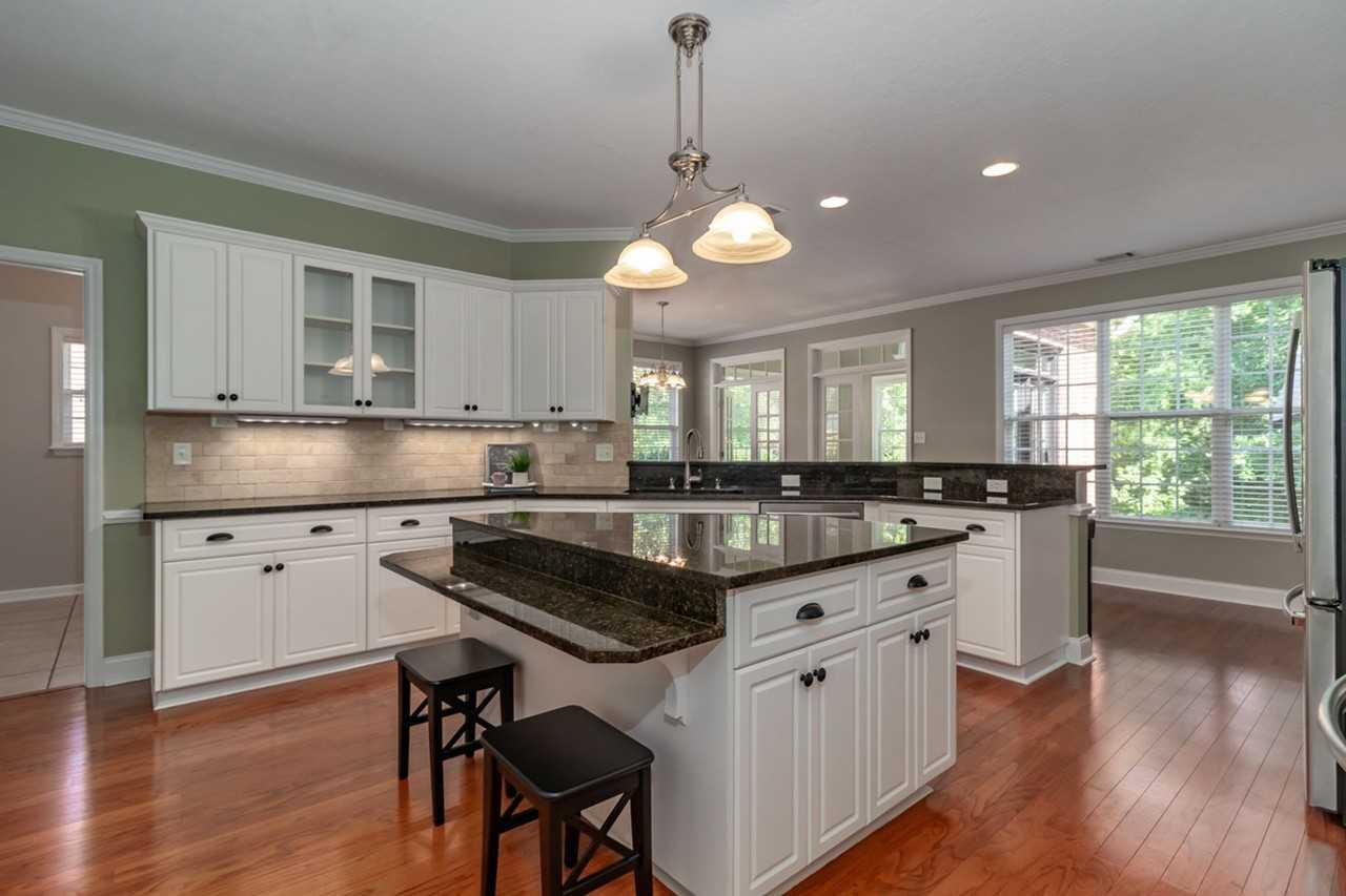 364 Barnsley Dr - Photo 5 of 39