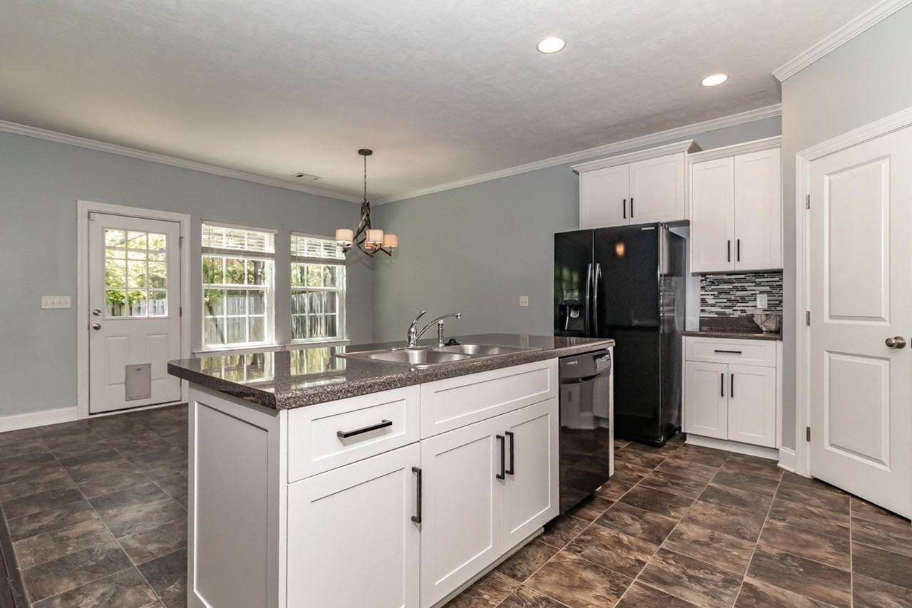730 Kensey Park Ln - Photo 6 of 30