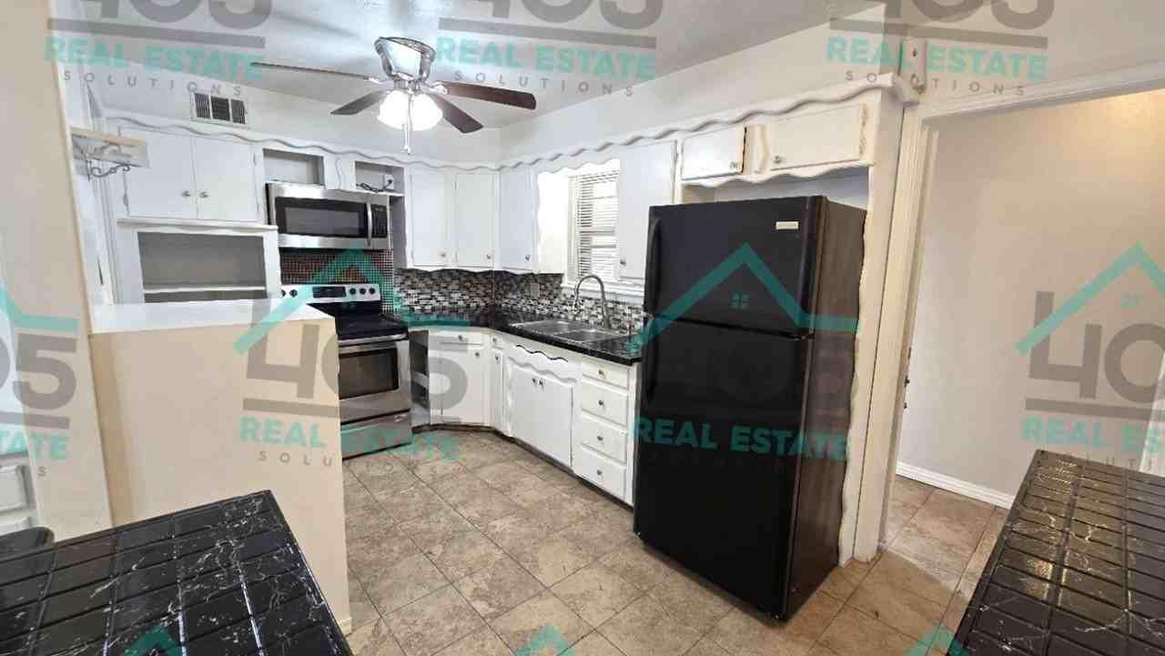 2113 Candy Ln - Photo 4 of 25