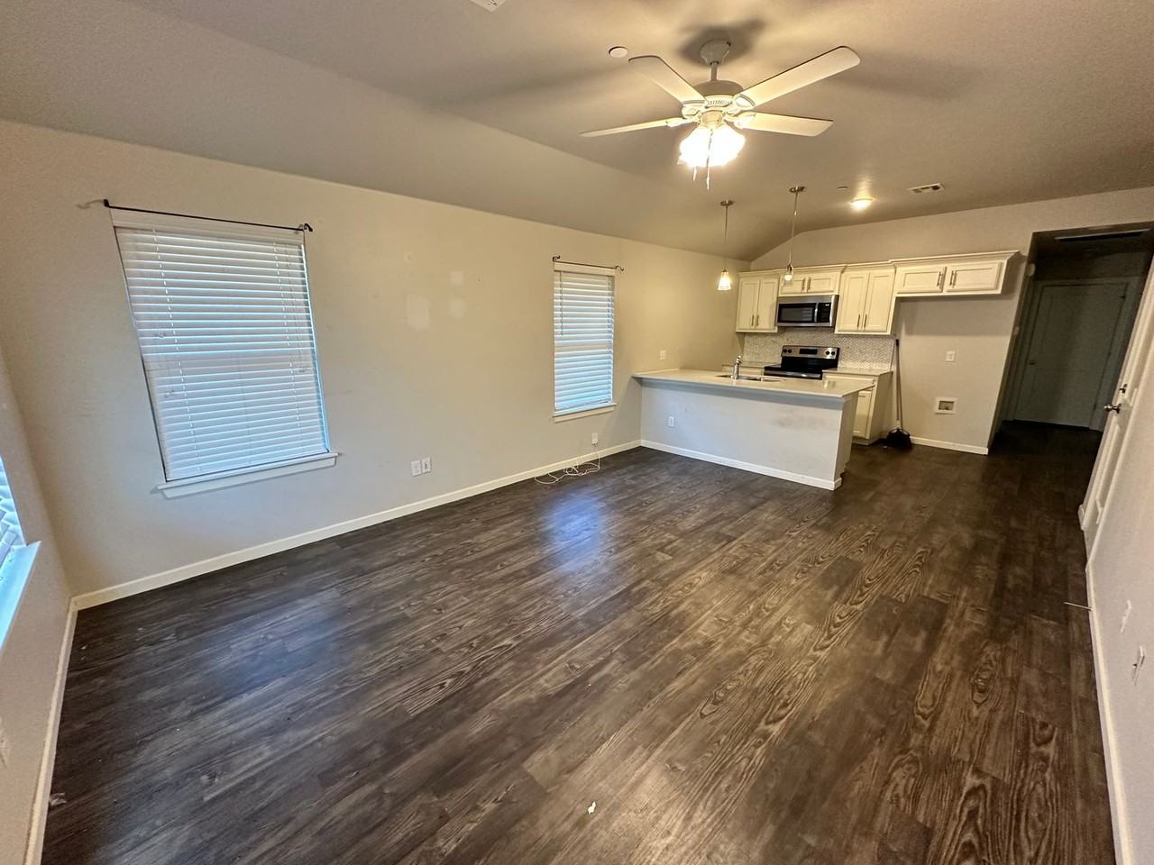 411 Summit Ridge Dr - Photo 2 of 15