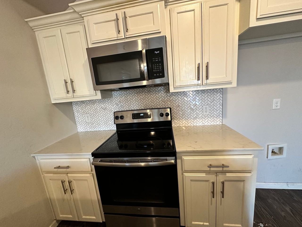 411 Summit Ridge Dr - Photo 4 of 15