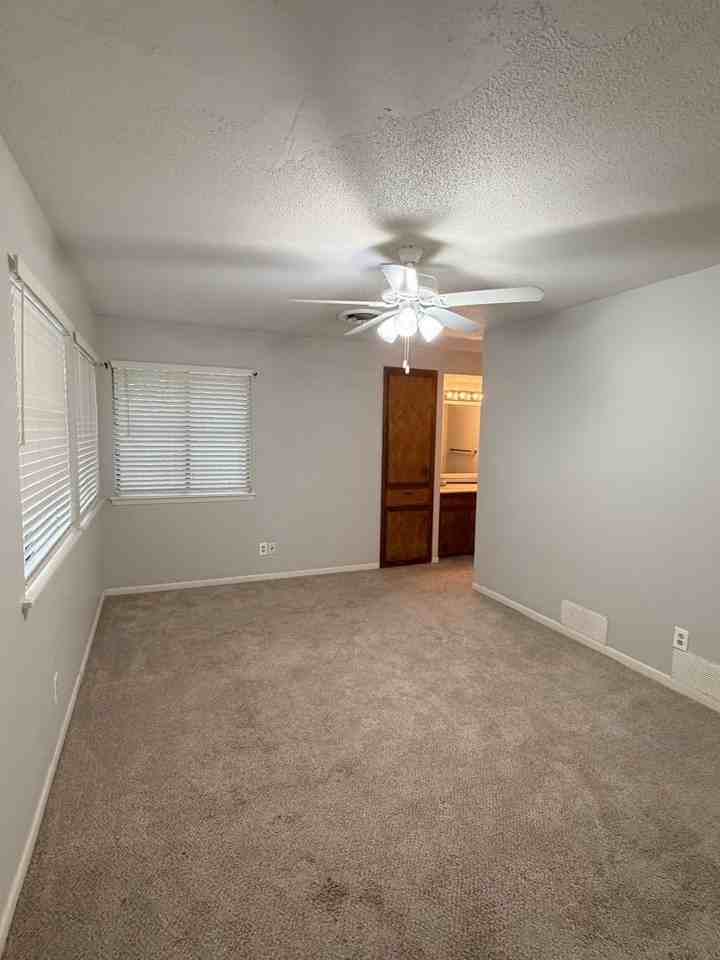 109 Windward Ct - Photo 2 of 6