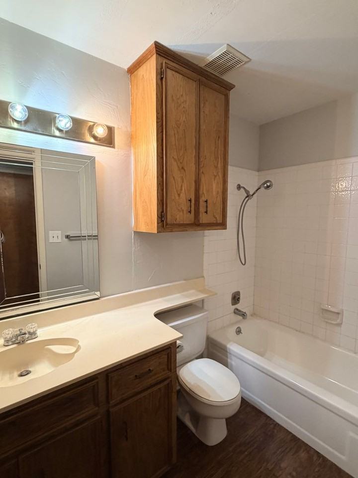 109 Windward Ct - Photo 3 of 6