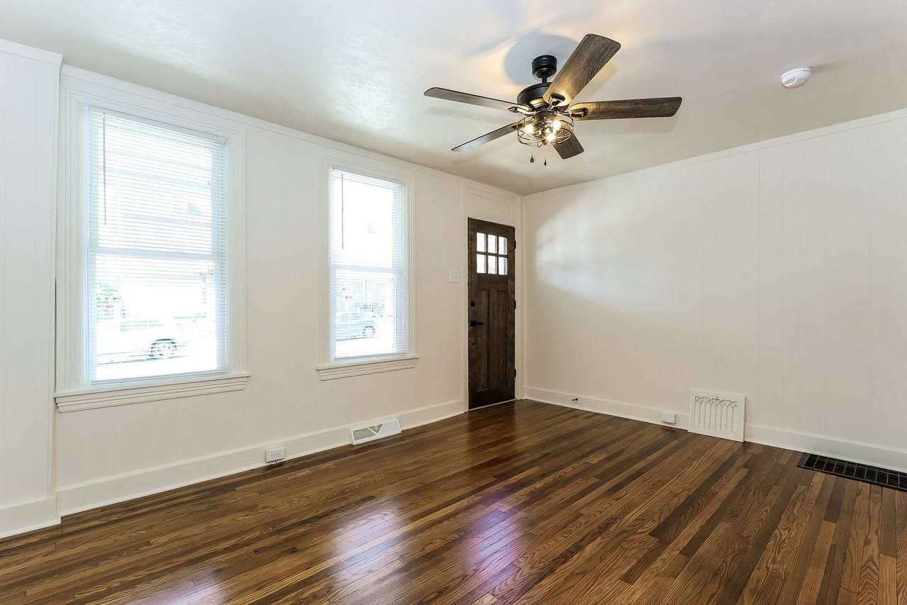 741 Plane St - Photo 5 of 22