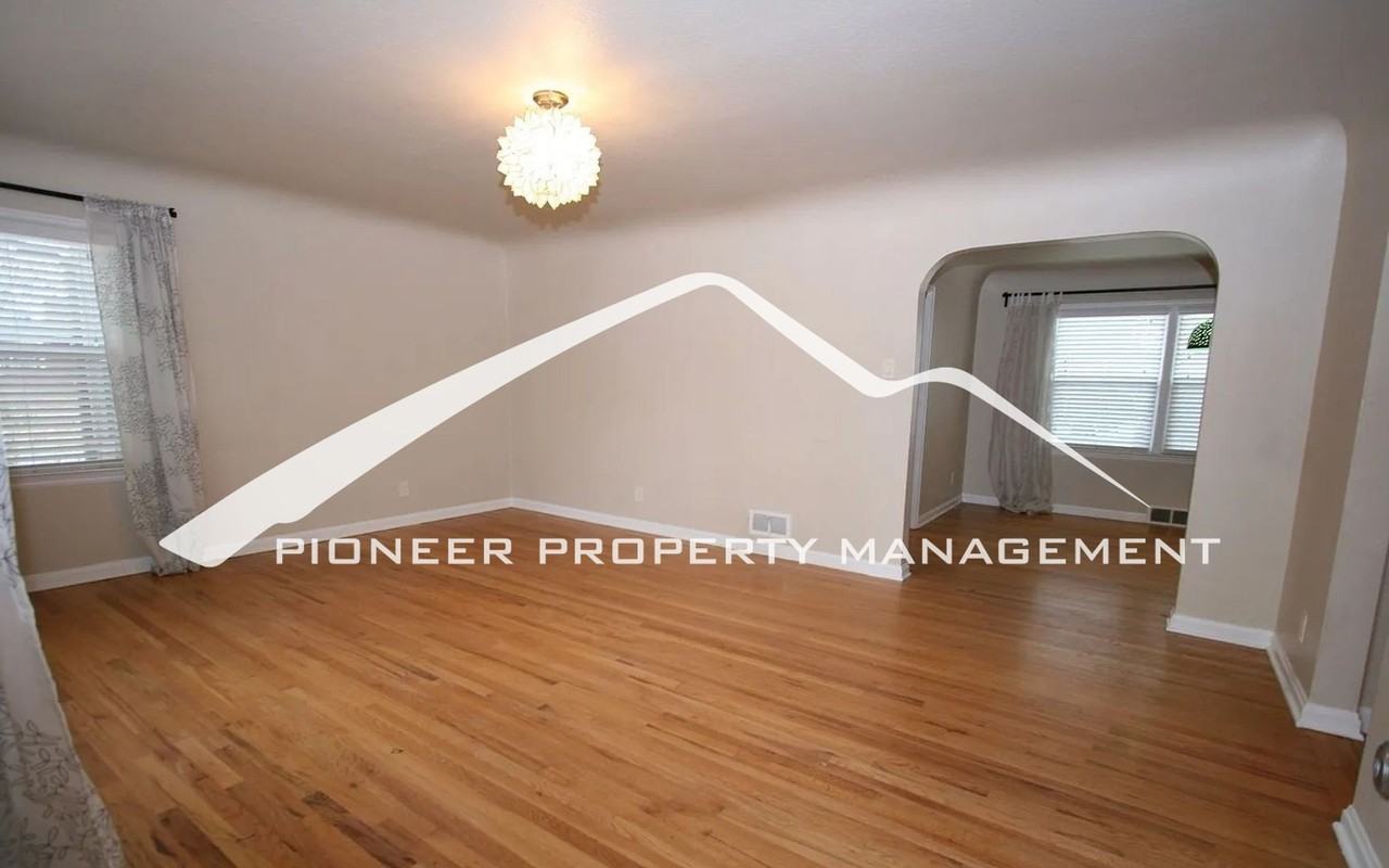 107 Beaver Ave - Photo 4 of 14