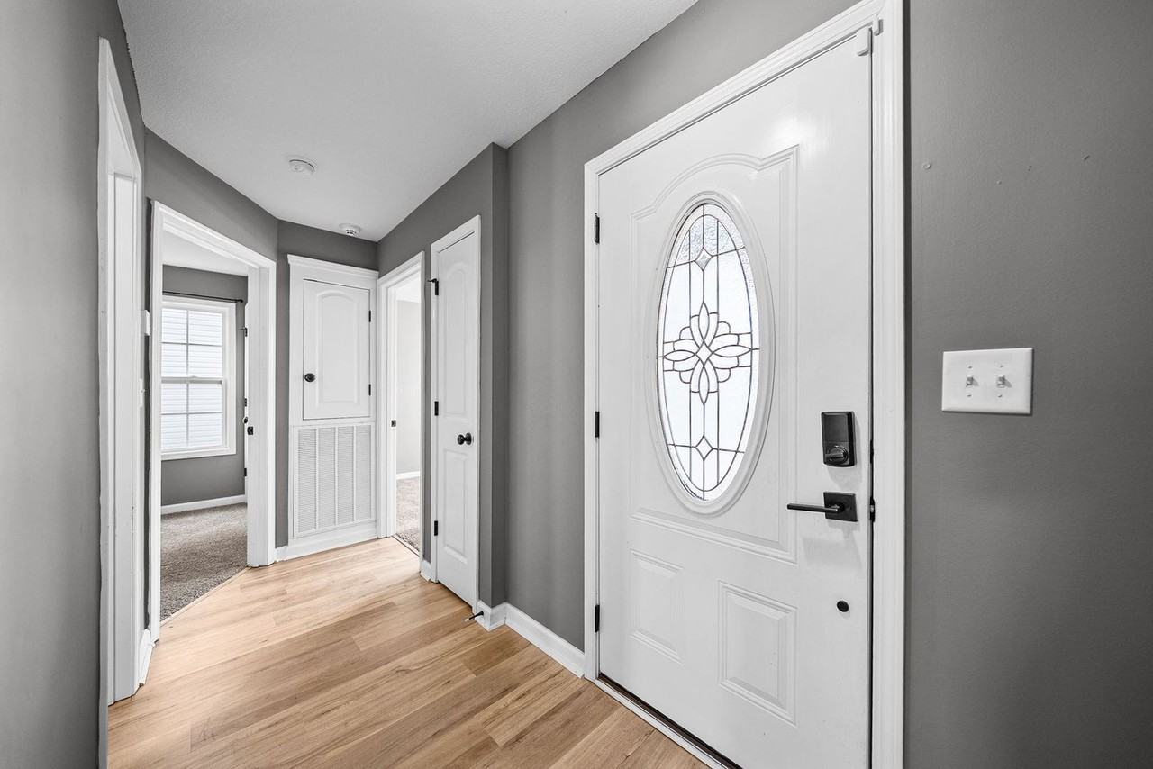 512 Falkland Cir - Photo 6 of 38