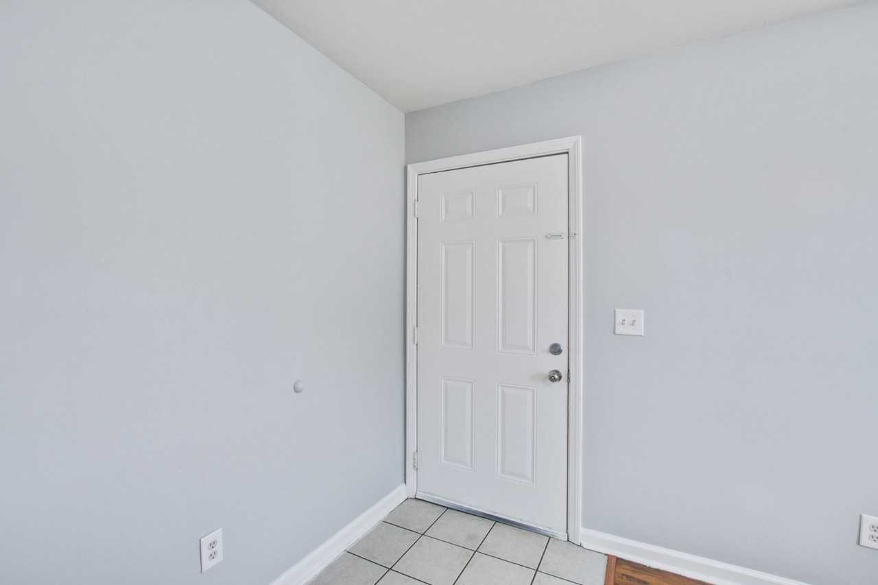 2150 Becker St - Photo 2 of 19