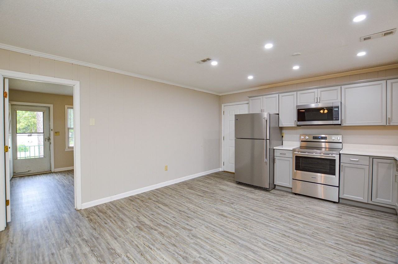 331 Friendship Dr - Photo 2 of 18