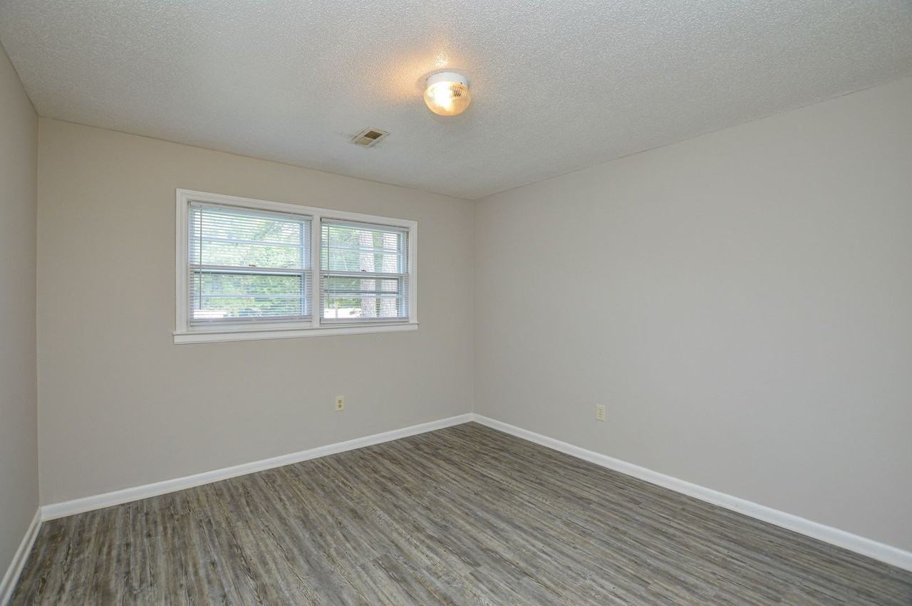 331 Friendship Dr - Photo 7 of 18