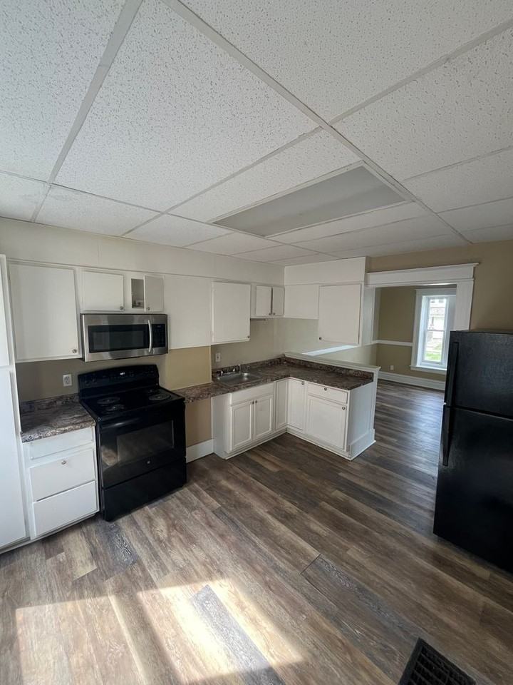 201 Rosewood Ter - Photo 3 of 22