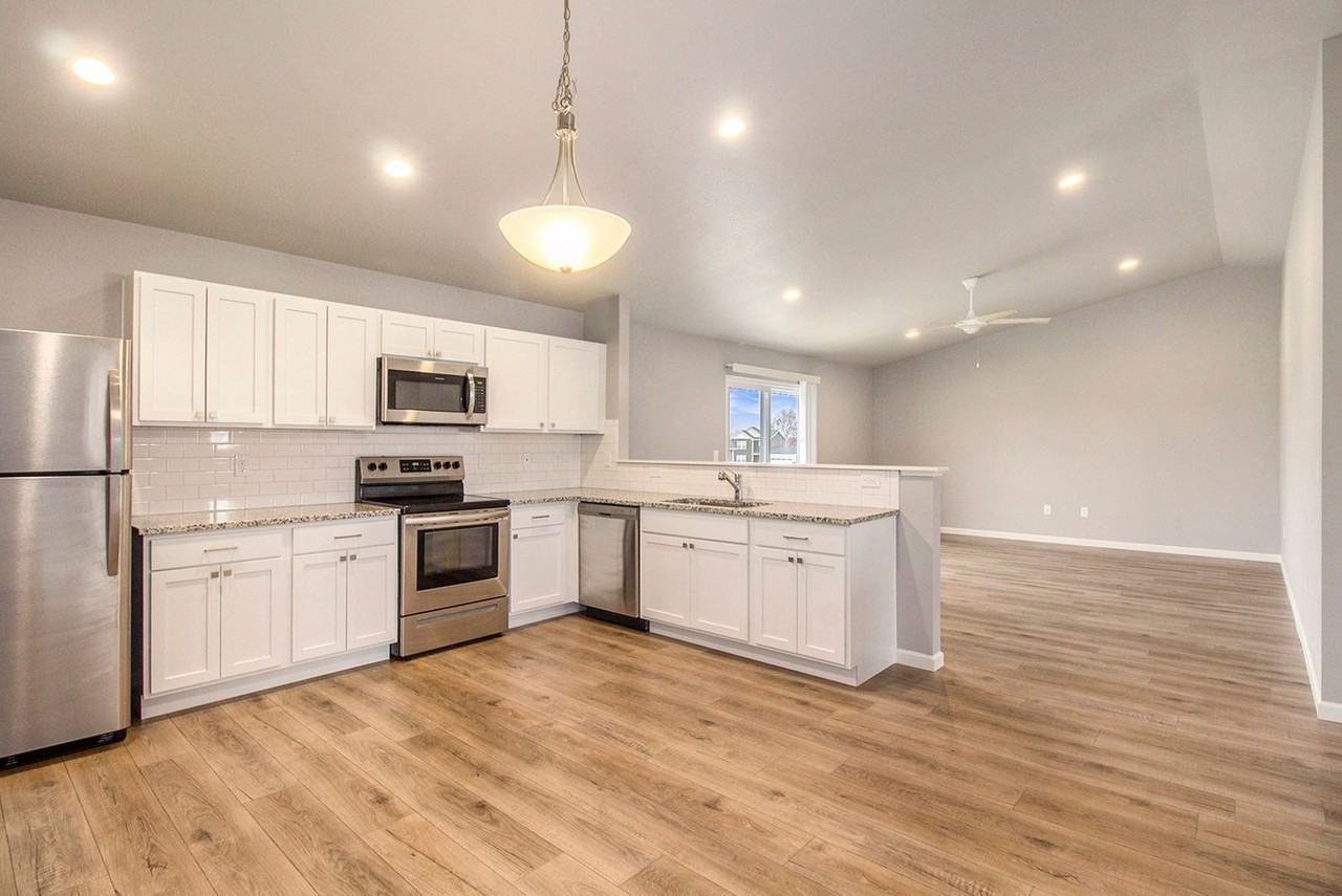 118 Iris Ct - Photo 3 of 18