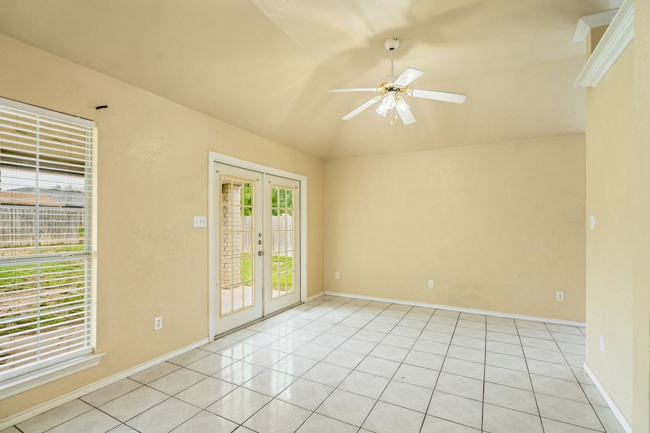 119 Encino Dr - Photo 6 of 19