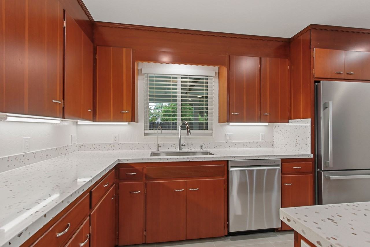 1307 Sequoia Pl - Photo 6 of 44