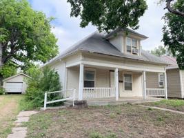 featured image of 414 E 8th Ave