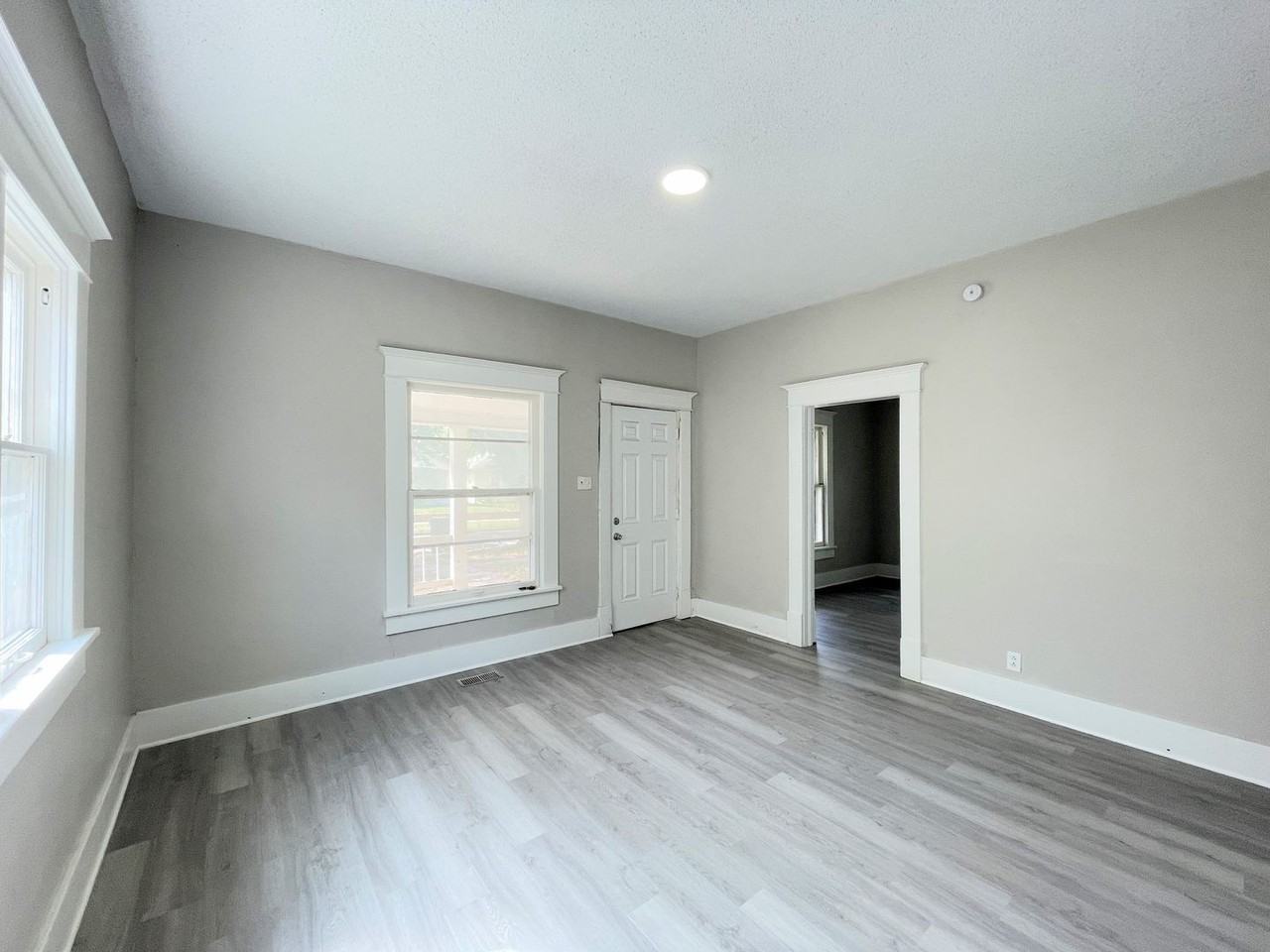 414 E 8th Ave - Photo 3 of 20