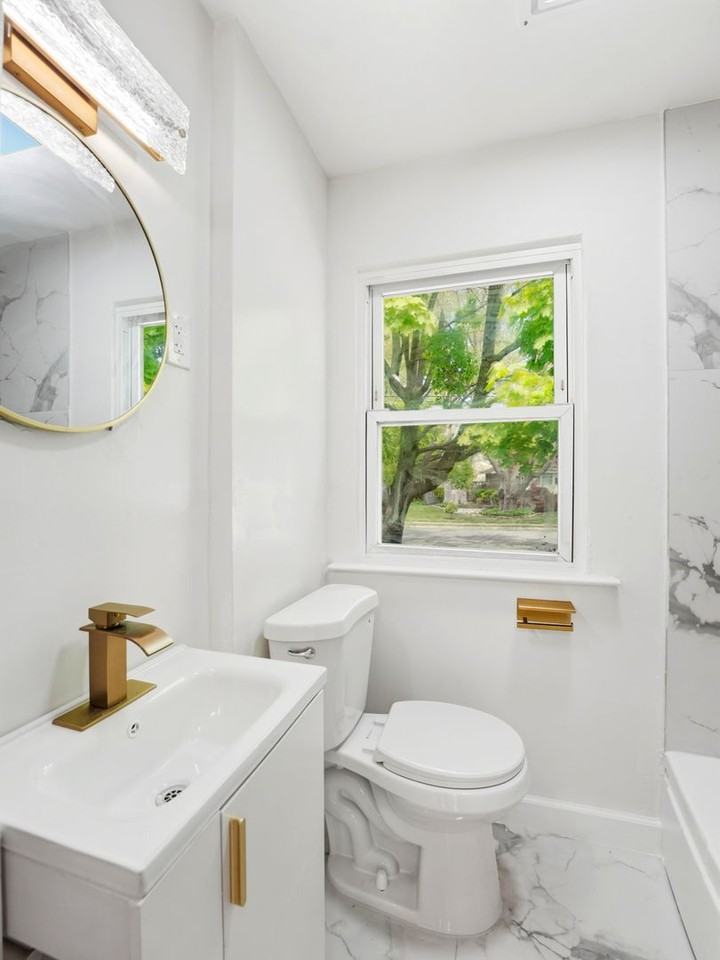 120 Webster Ave - Photo 5 of 25