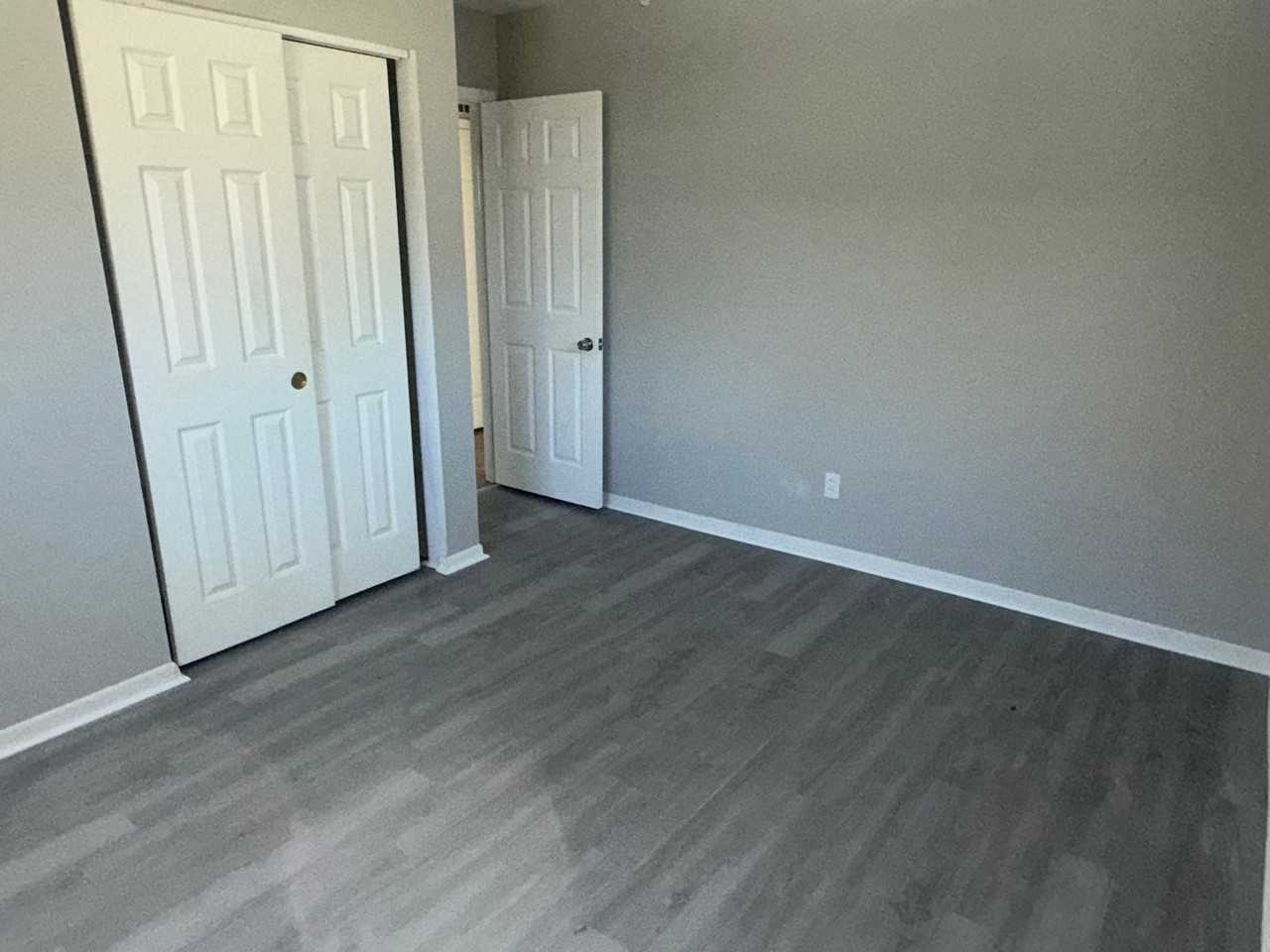 345 Lynne Dr - Photo 5 of 9