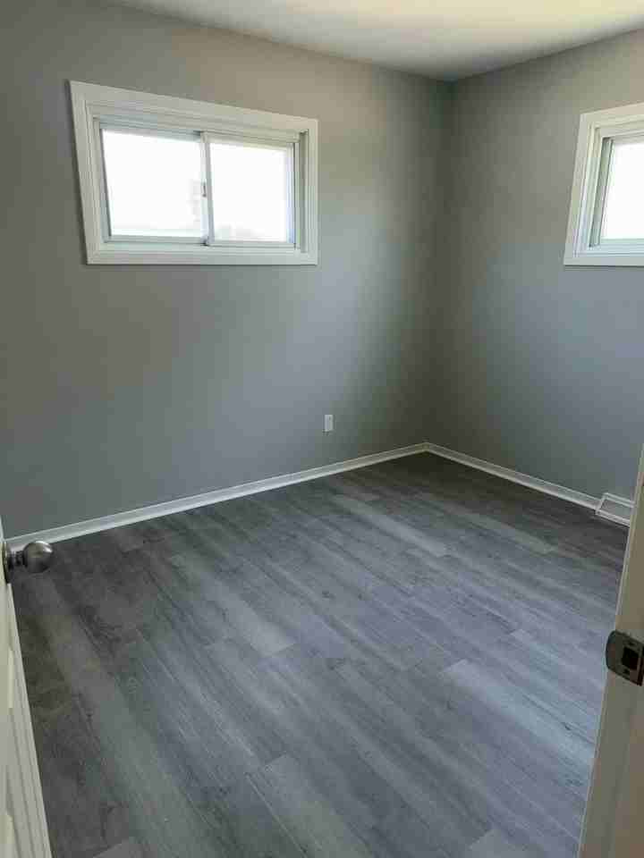 345 Lynne Dr - Photo 6 of 9