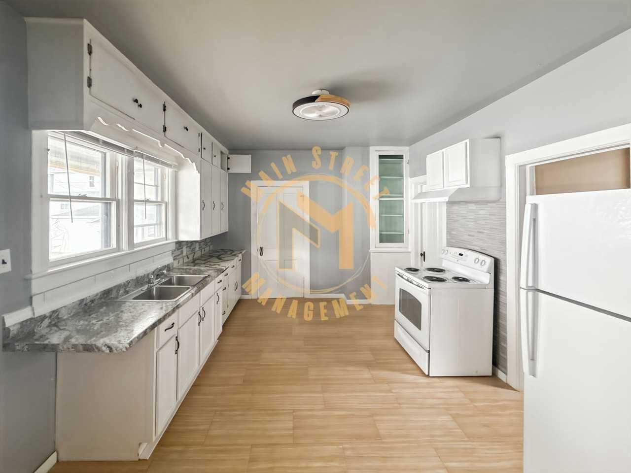 809 Cora St - Photo 2 of 17