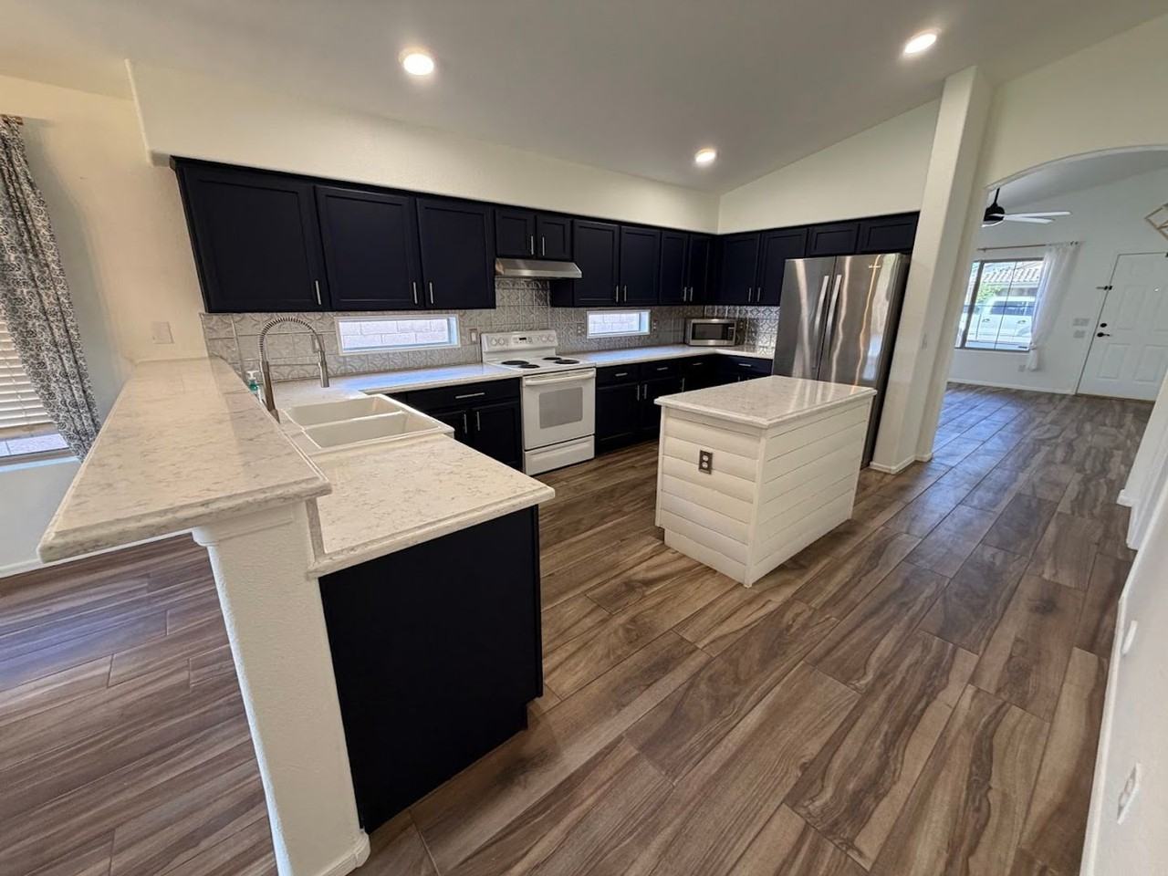 10044 E Osage Ave - Photo 4 of 23