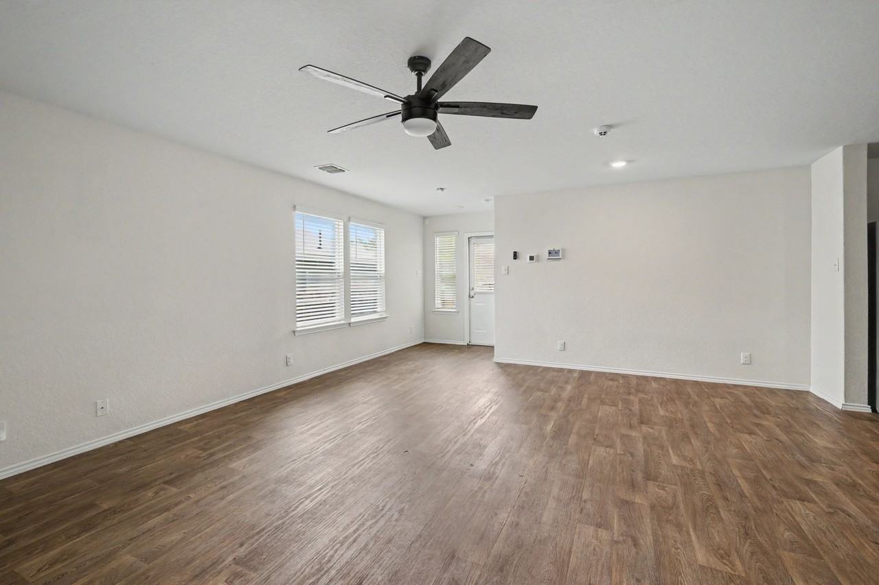 15434 Shortwing - Photo 4 of 21