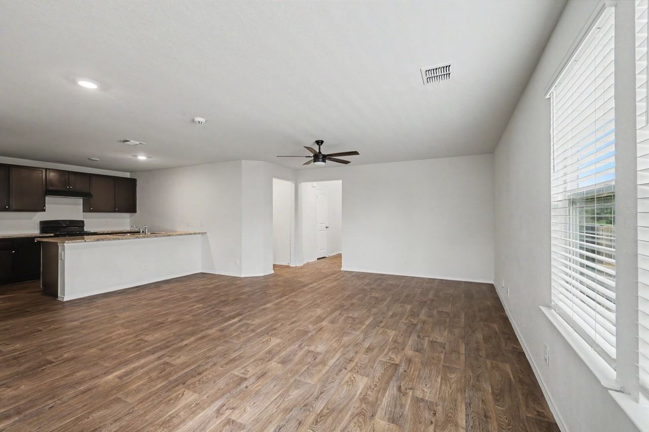 15434 Shortwing - Photo 6 of 21