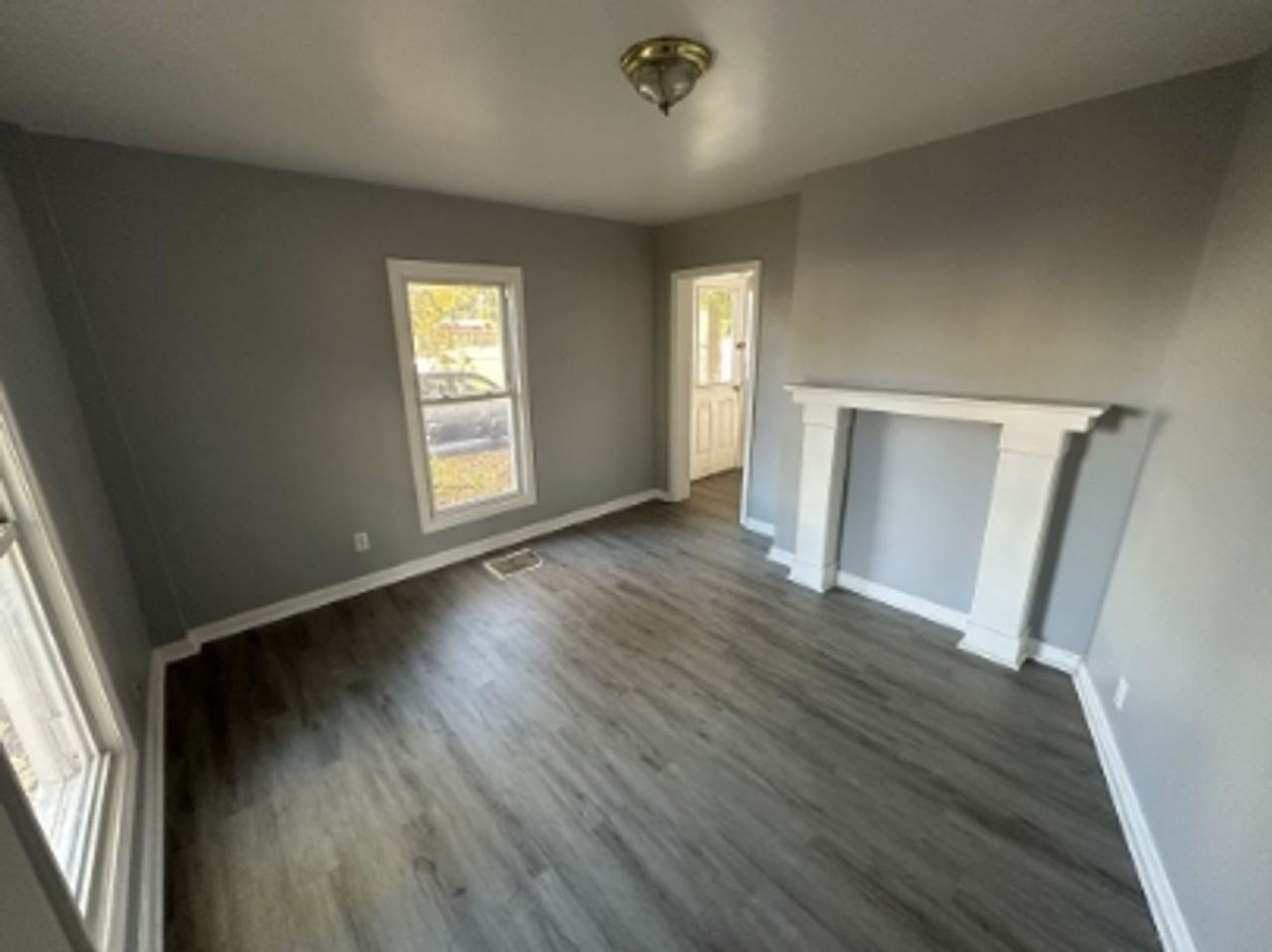 79 Parker St - Photo 4 of 7