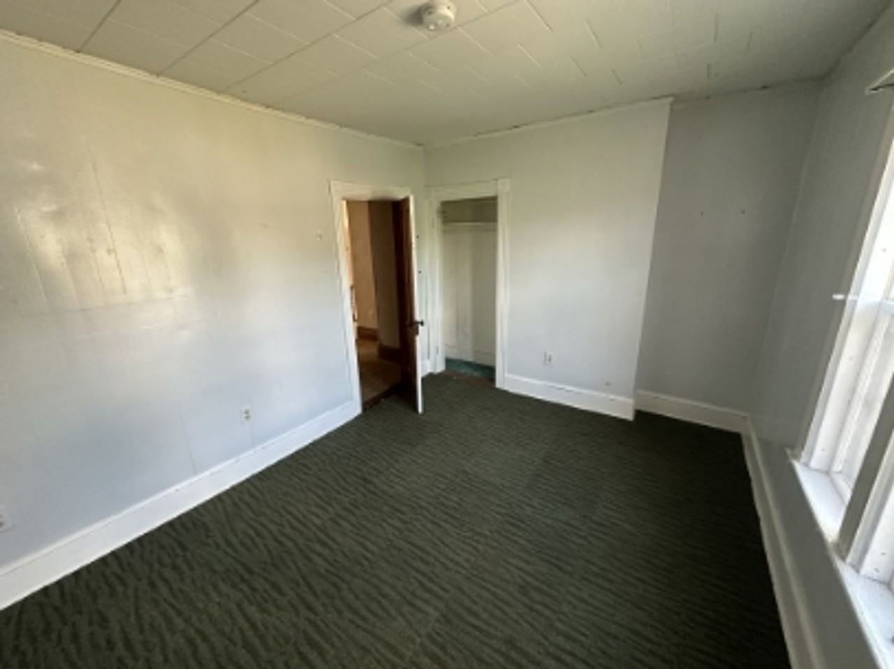 440 Main St - Photo 2 of 10