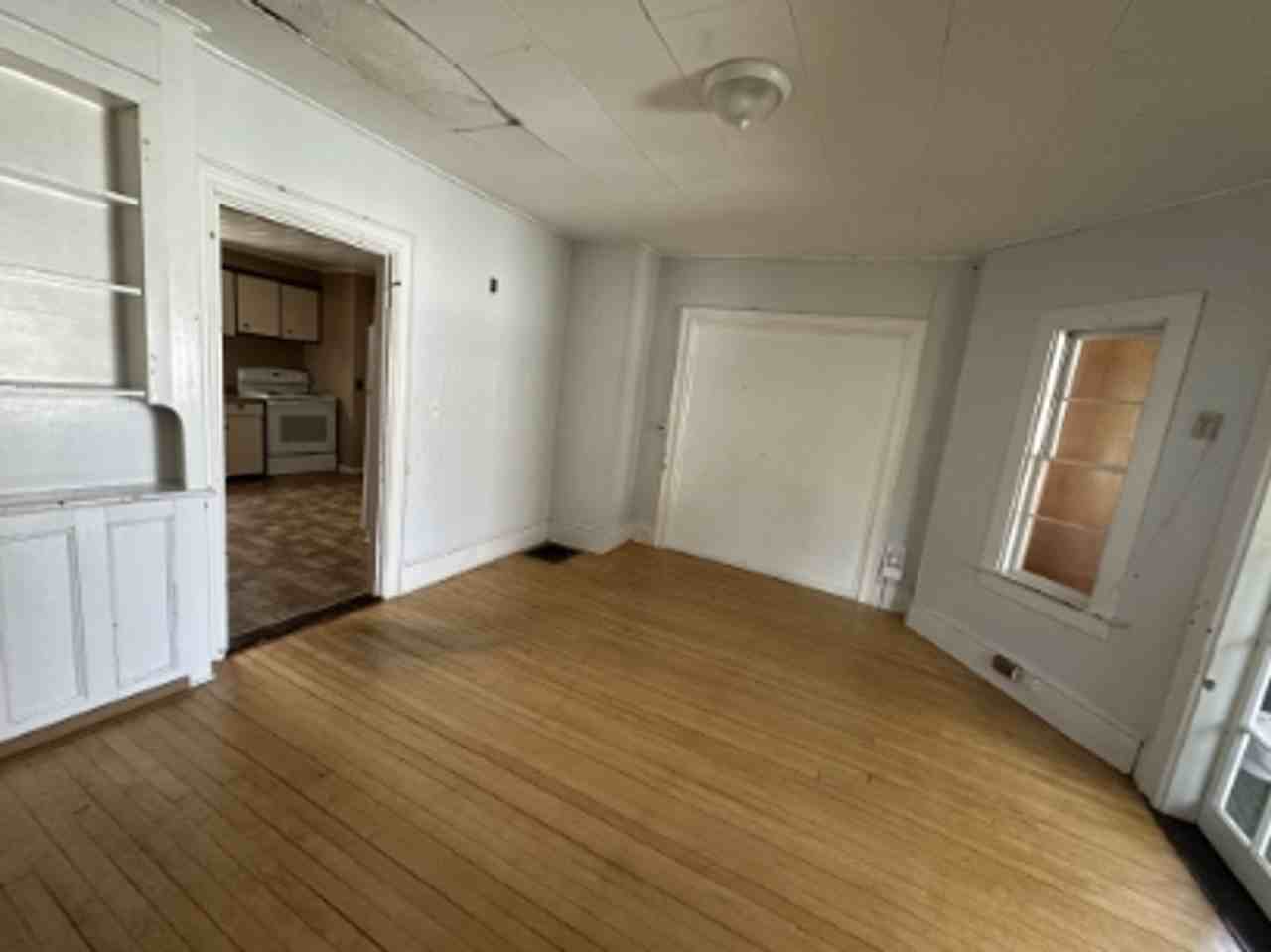 440 Main St - Photo 3 of 10