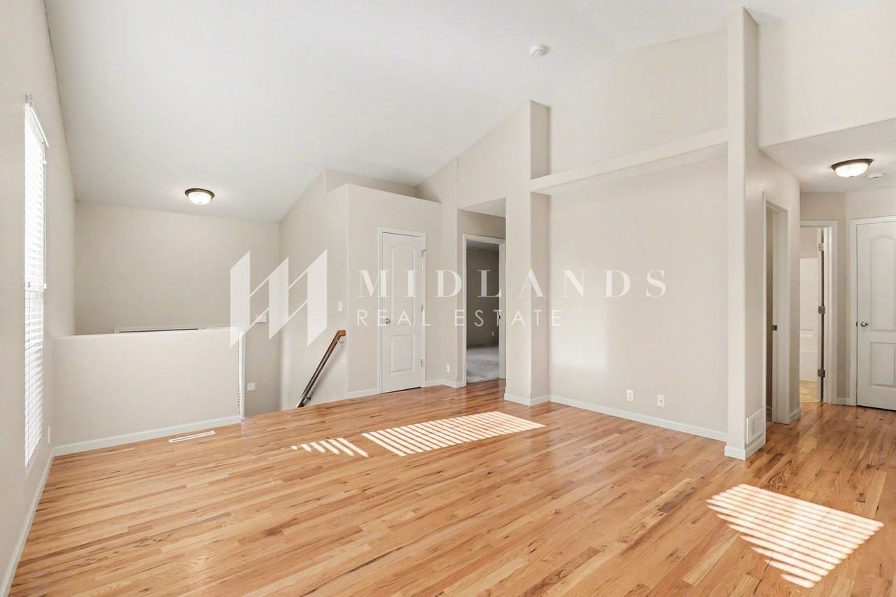 19724 Marinda St - Photo 3 of 15