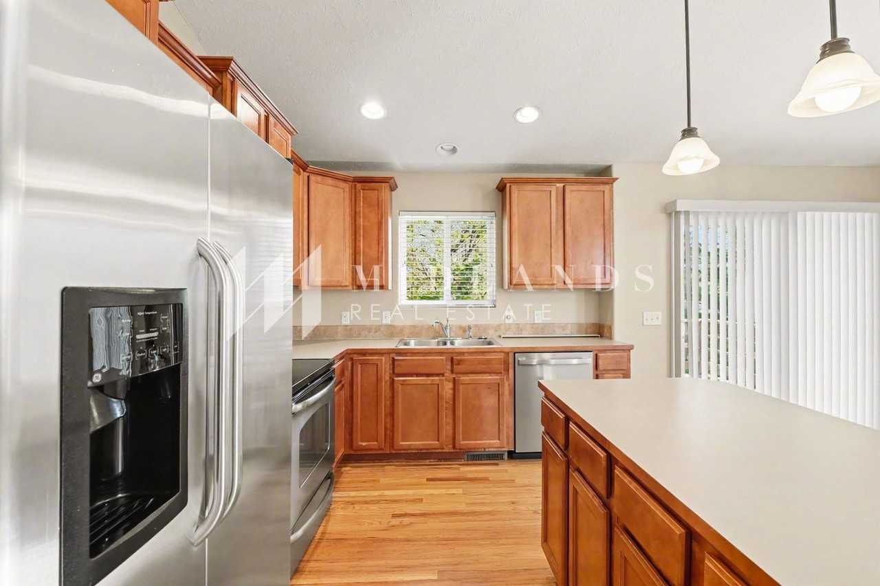 19724 Marinda St - Photo 6 of 15