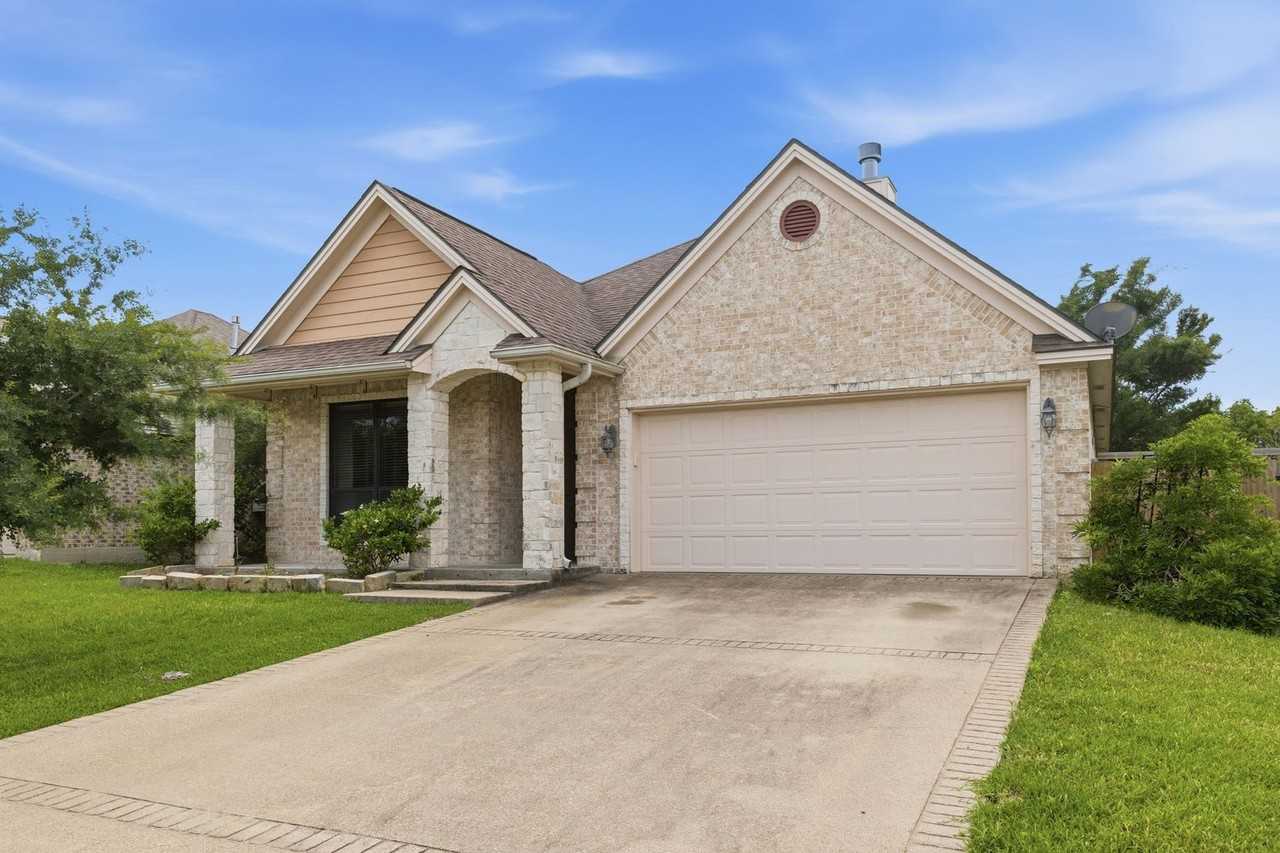 144 Roucourt Loop - Photo 2 of 36