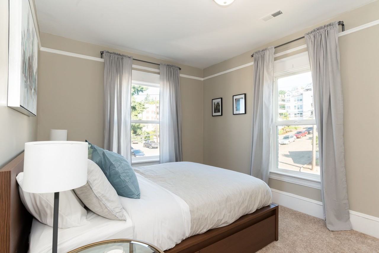 822 6th Ave N - Photo 5 of 21