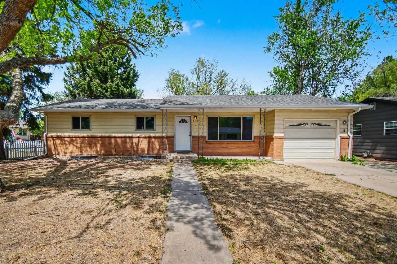 1708 W Lake St - Photo 2 of 25