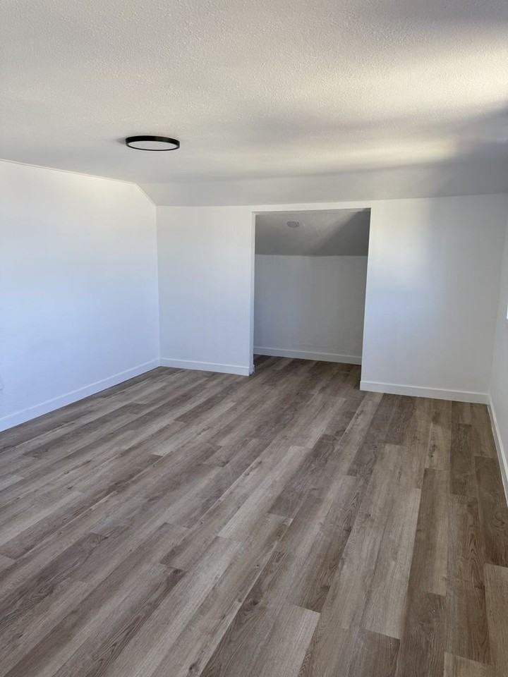 1886 15th St - Photo 7 of 21