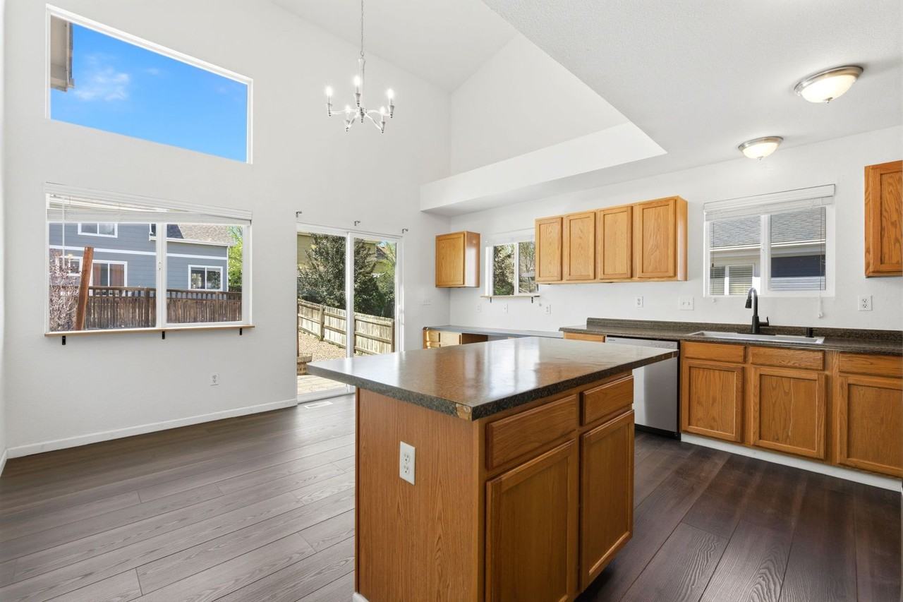 5155 Golden Eagle Pkwy - Photo 5 of 32