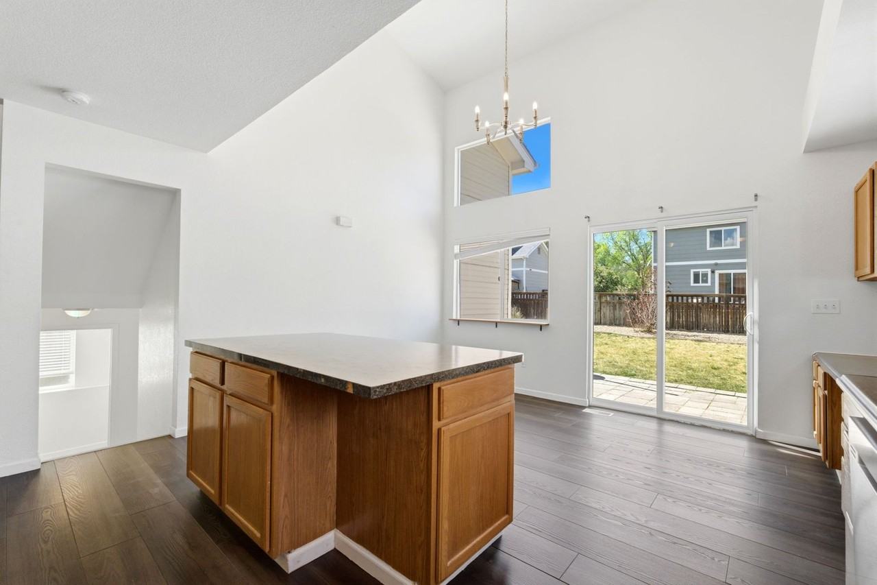 5155 Golden Eagle Pkwy - Photo 6 of 32