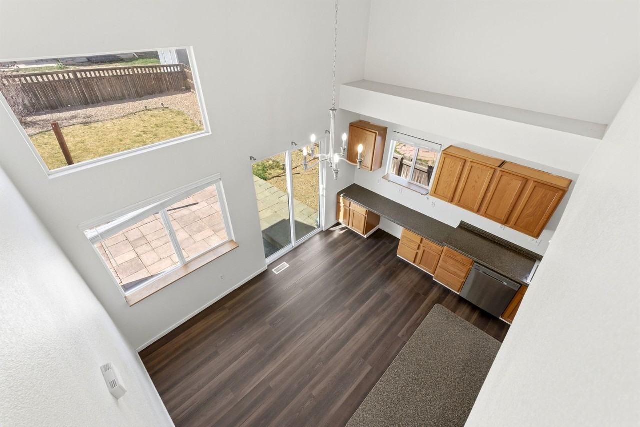 5155 Golden Eagle Pkwy - Photo 7 of 32