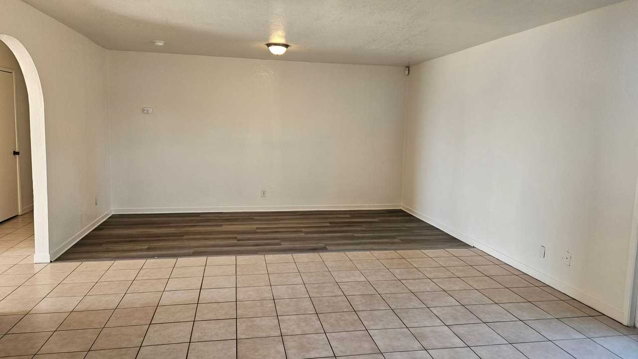 2516 S Fruit Ave - Photo 5 of 6