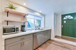 823 Nob Hill Ave N - Photo 1 of 1