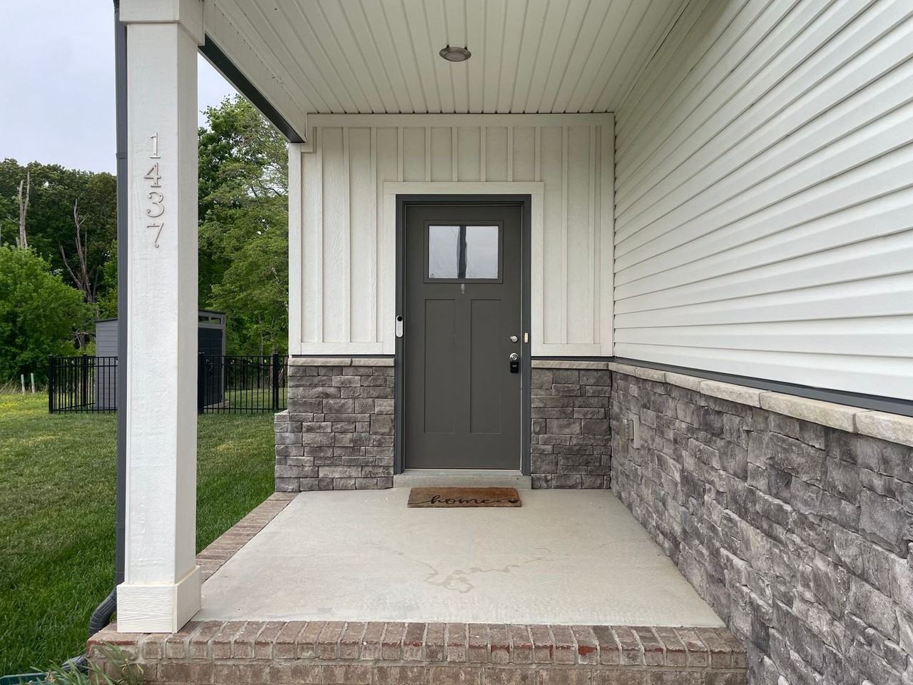 1437 Citadel Dr - Photo 3 of 21